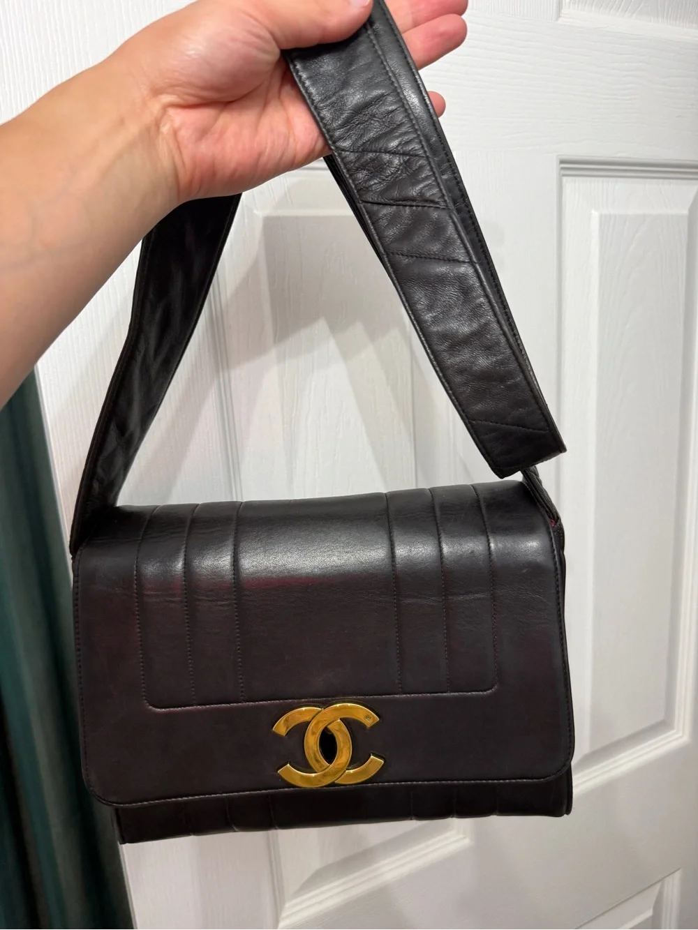 CHANEL classic black